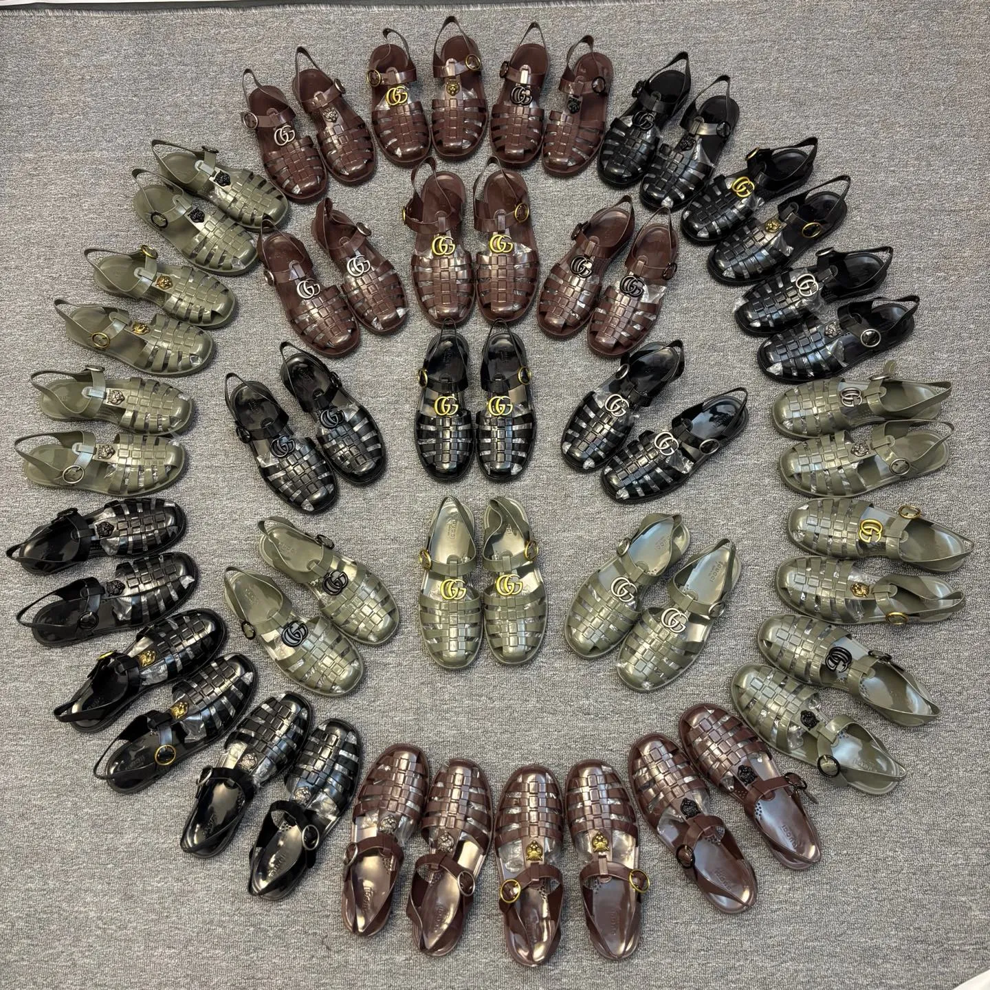 Men's shoes 260💰 [Gucci] Counter quality, top-quality original goods, real photos! Original TPU material, fine workmanship, comfortable; genuine 1:1 replica Size: 36 ~ 46 Half drag: 38 ~ 46